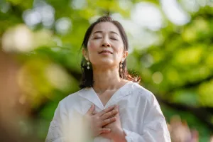 Woman practicing mindfullness